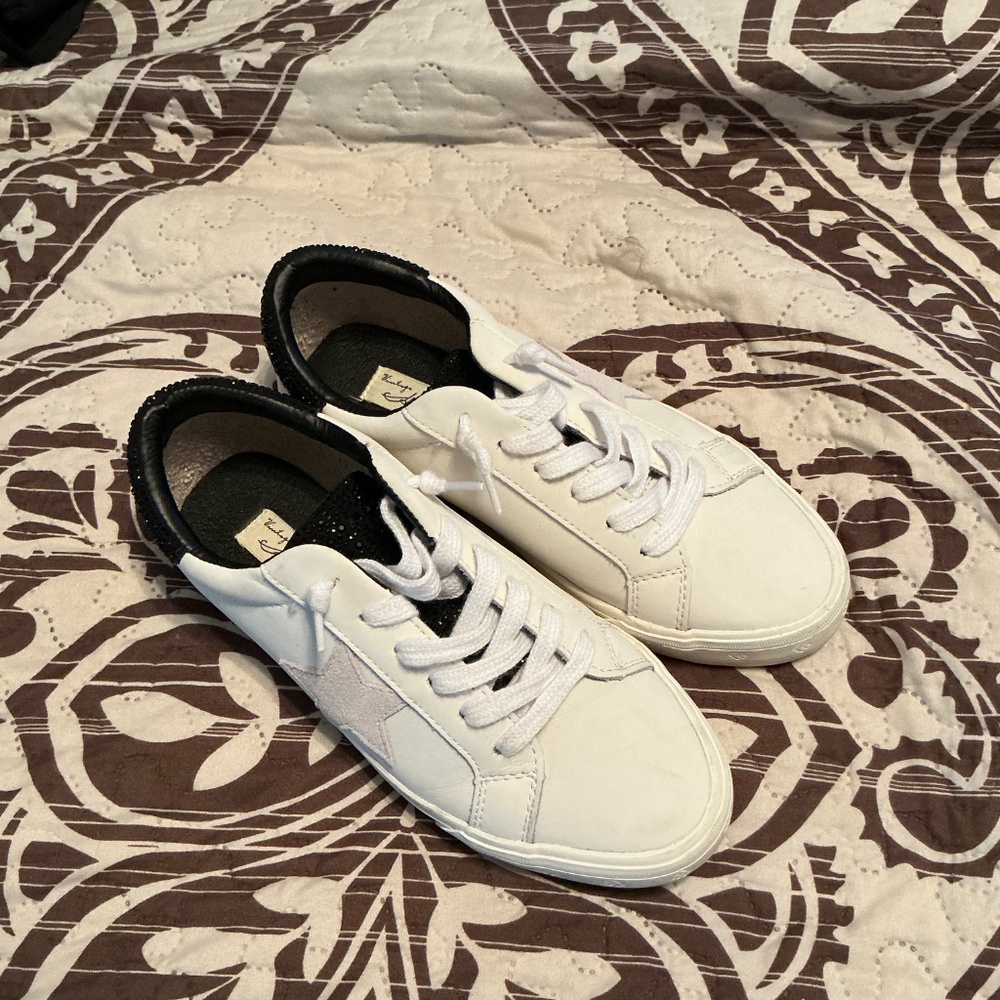 Shoes - Picture 2 of 2